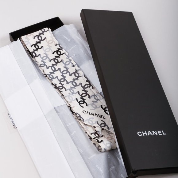 SOLD Chanel Maxi Twilly Scarf - Picture 4 of 6